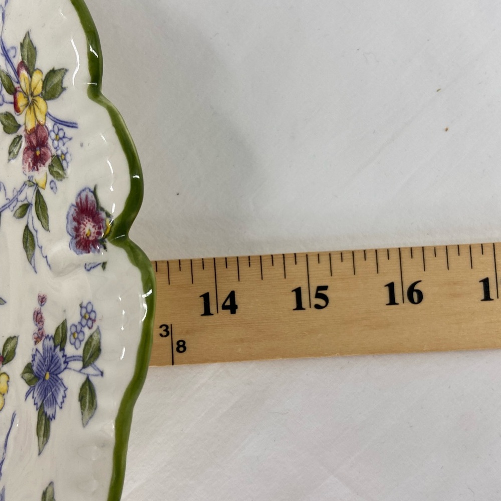 Corona Floral Leaf-Shaped Divided Plate - Picture 7 of 9